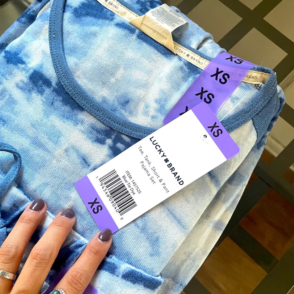 Women’s Lucky Brand Pajama 4PC set💙🤍